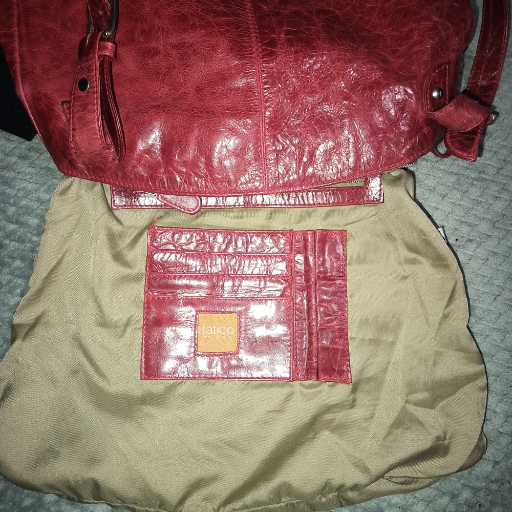 Latico Red Leather Shoulder Bag Double Zip. - Picture 10 of 16